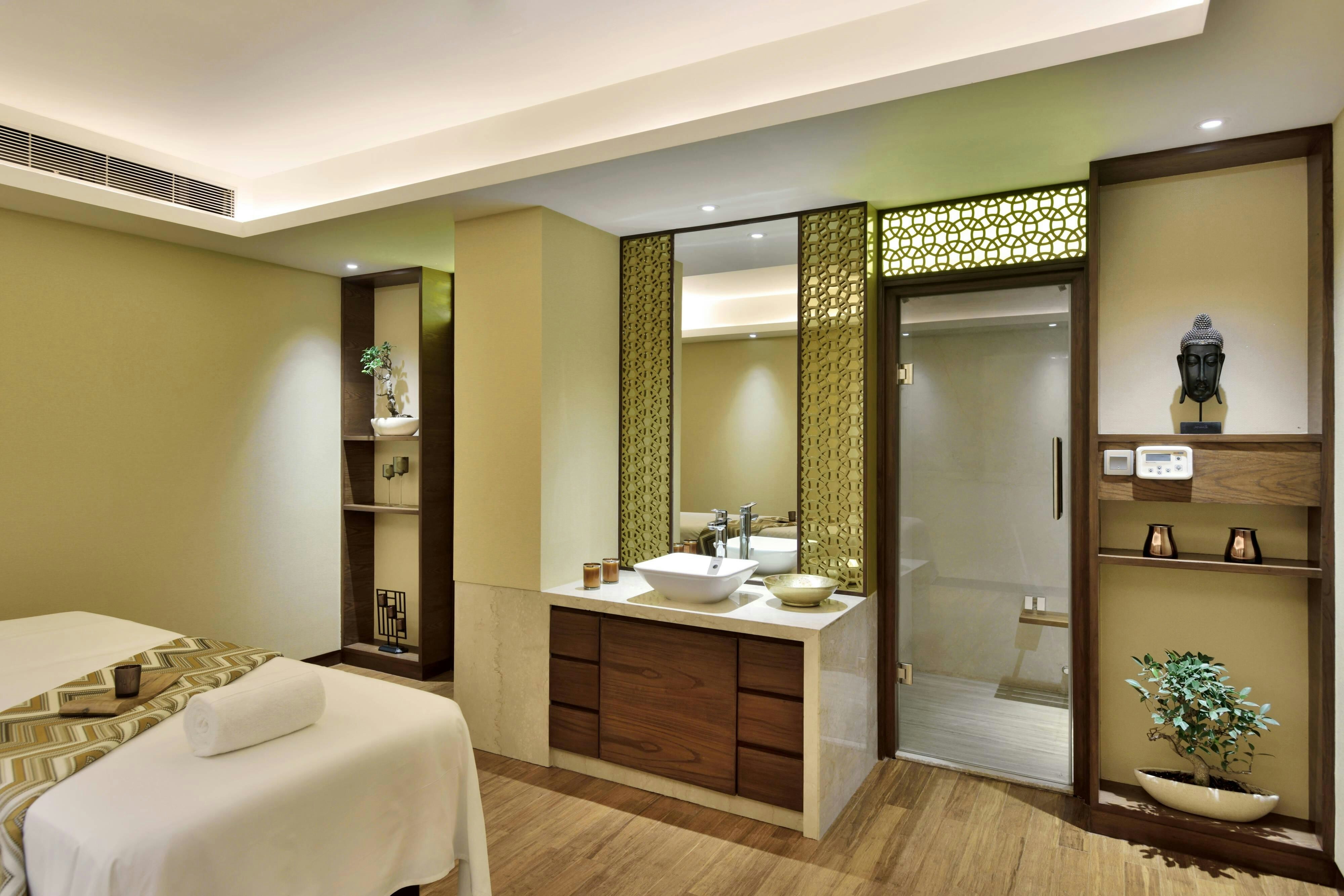 Courtyard Raipur 24/24