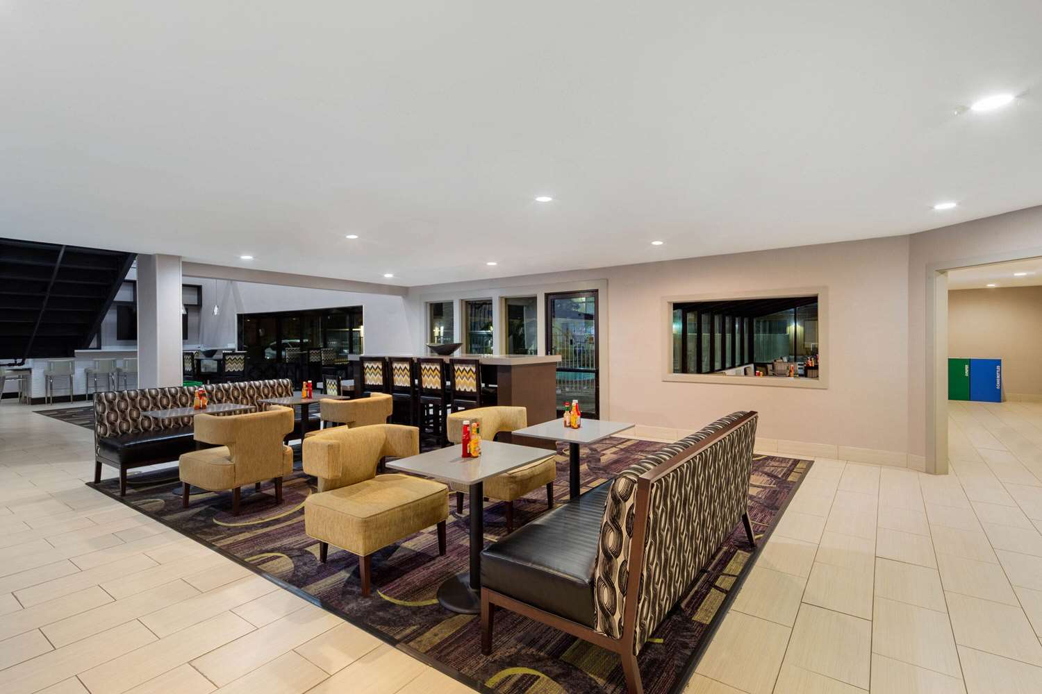 La Quinta Inn & Suites by Wyndham Oakland - Hayward 17/34