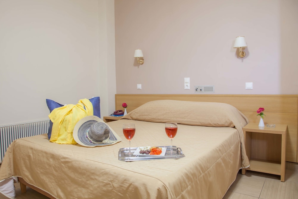 G. George Hotel 6/50