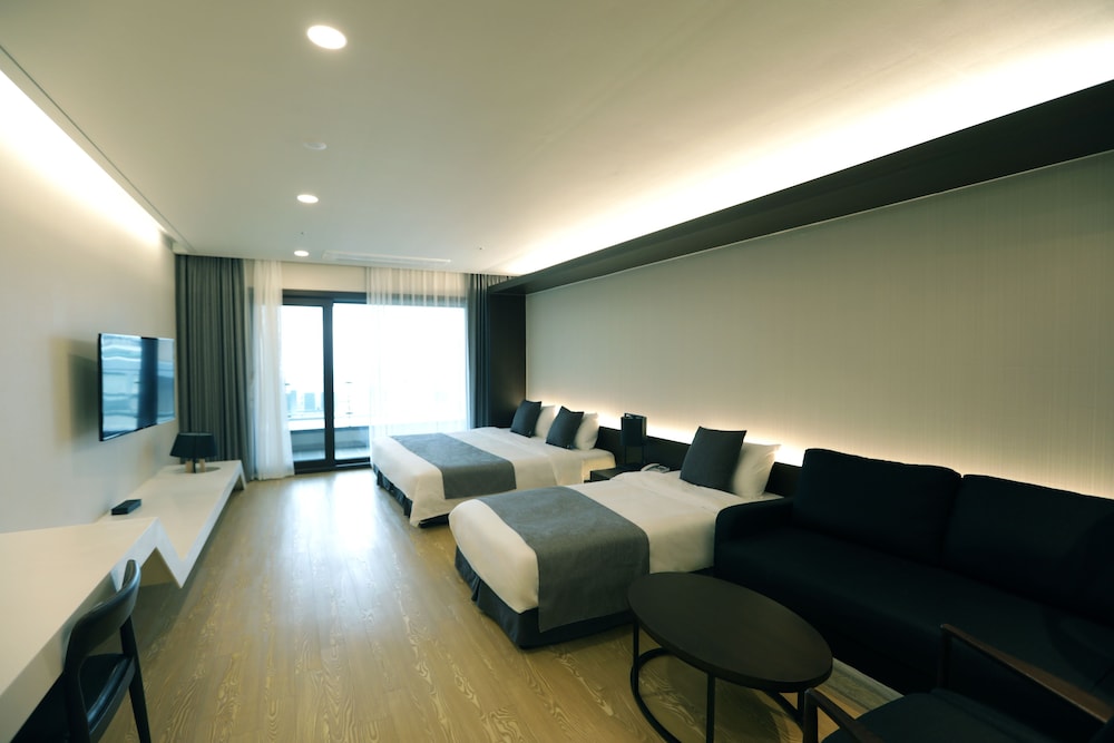 The Qube Resort Jeju 9/27