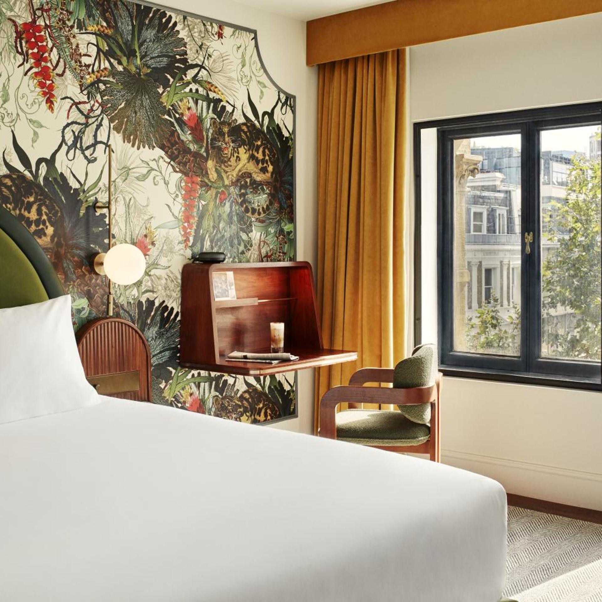Room, City View