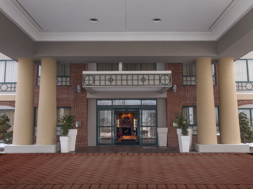 Holiday Inn Express Hotel Suites Buffalo Airport 3/58