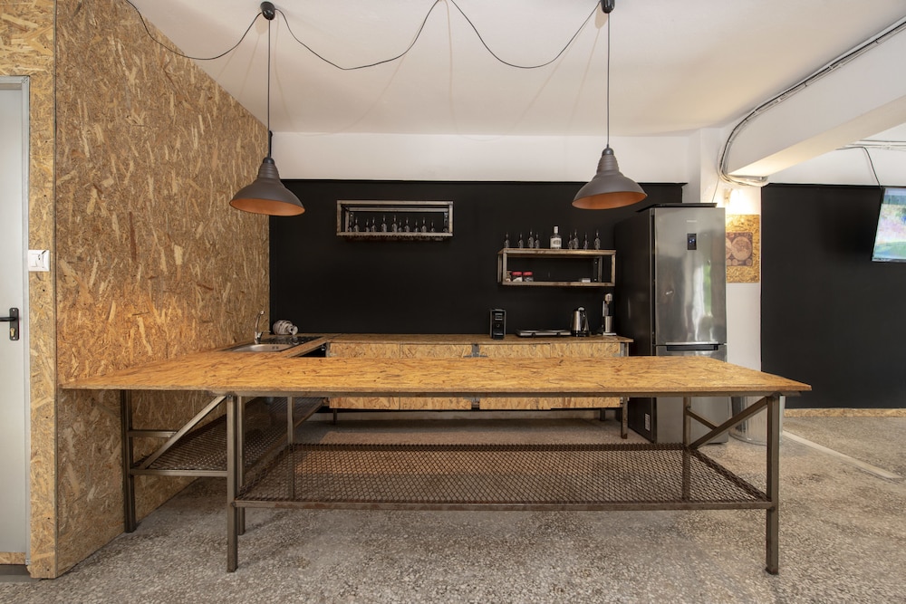 Piraeus Premium Suites 4/50