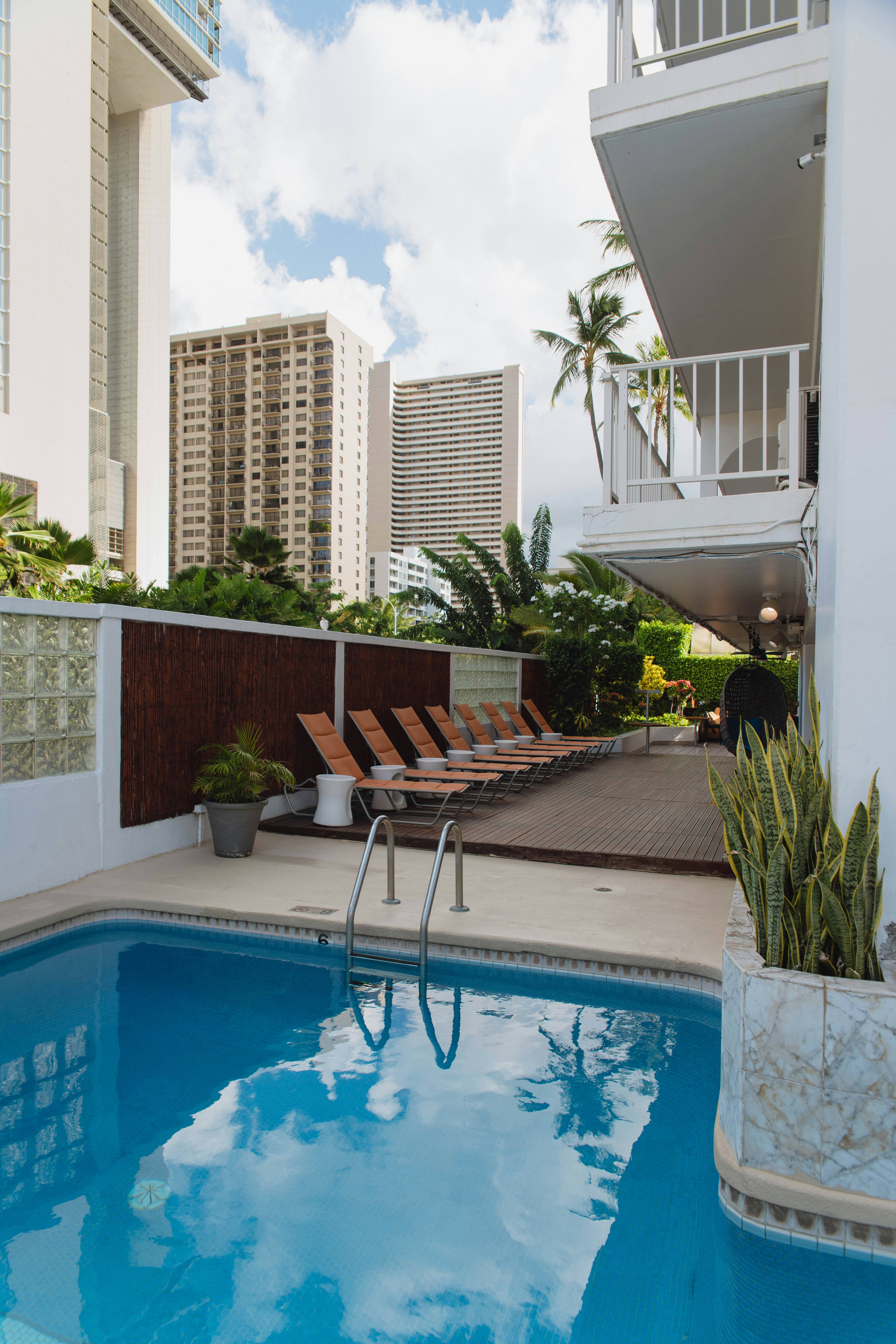 Oasis Hotel Waikiki 36/37