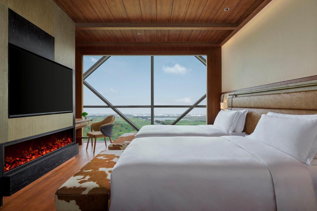Concierge, 2 Bedrooms, Ski, Suite, King and Twin Beds