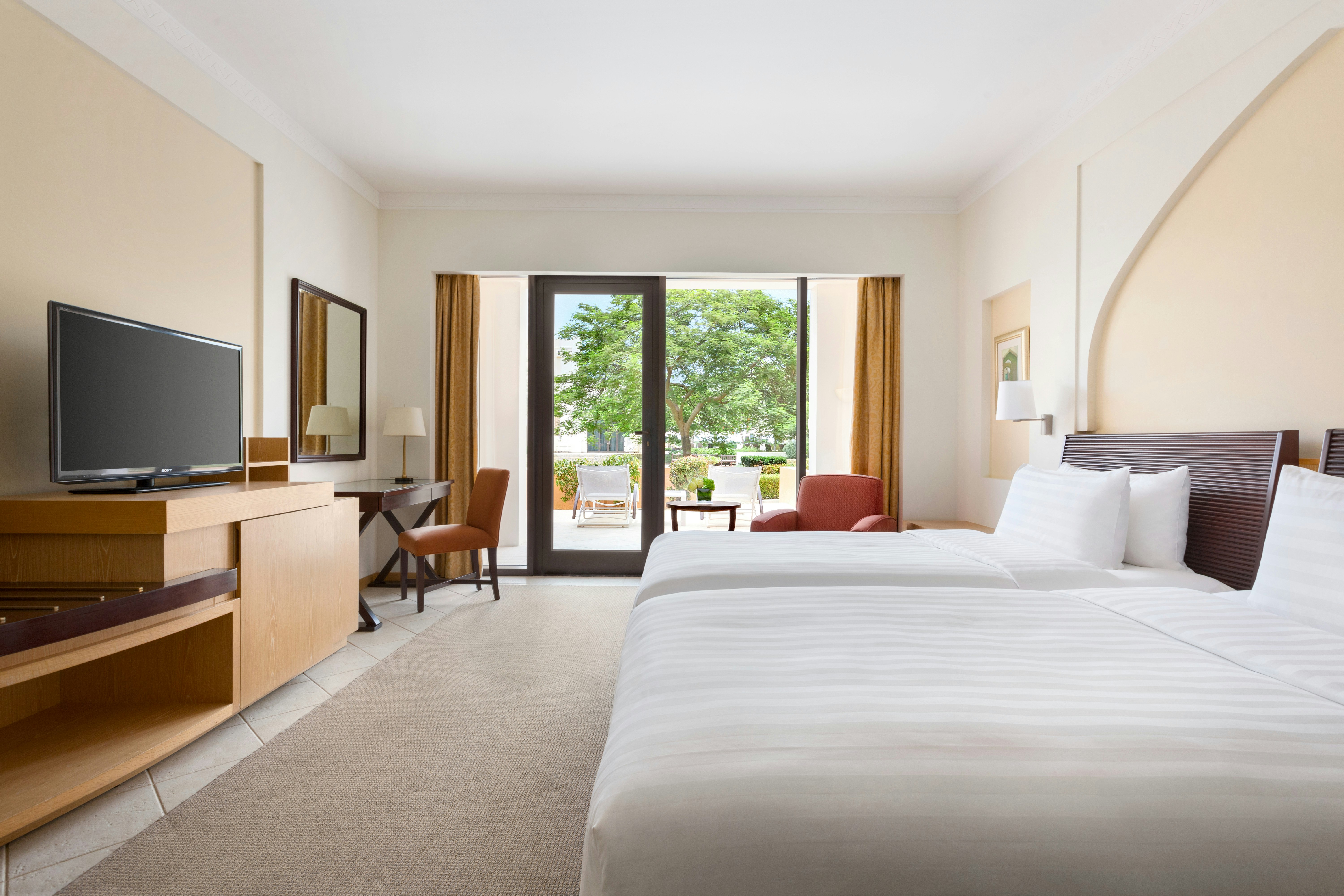 Hilton Muscat Al Bandar 7/50