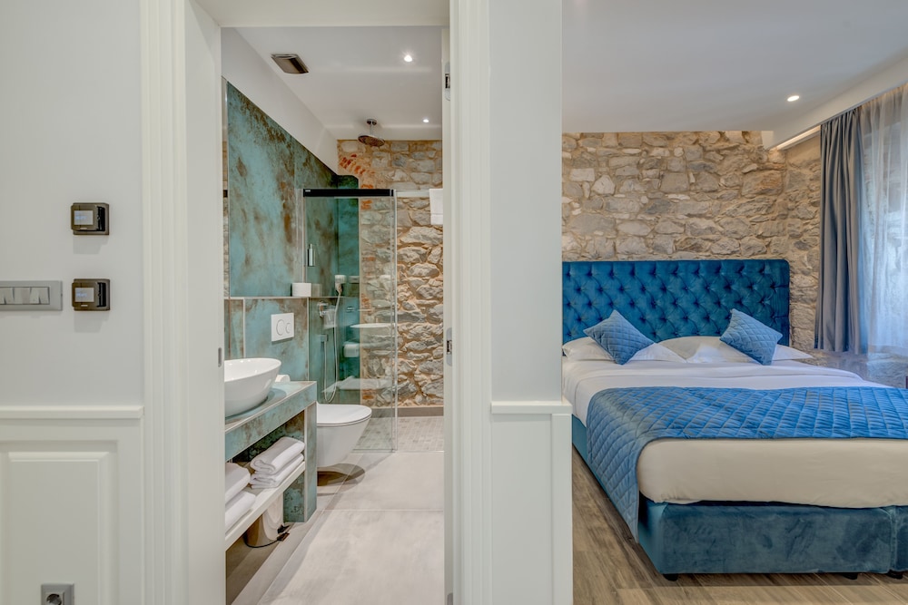 Palms Promenade Luxury Rooms 10/37