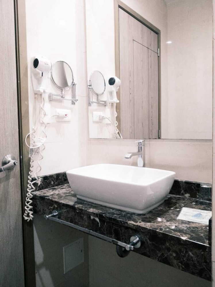 HOTEL OXFORD BARRANQUILLA 33/38