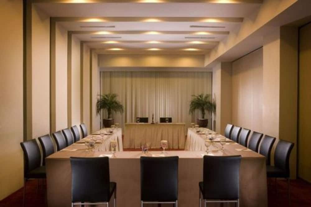 Hotel Santika Bsd City 22/30