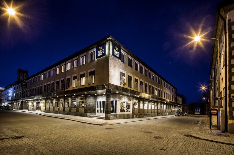 First Hotel Witt 3/67