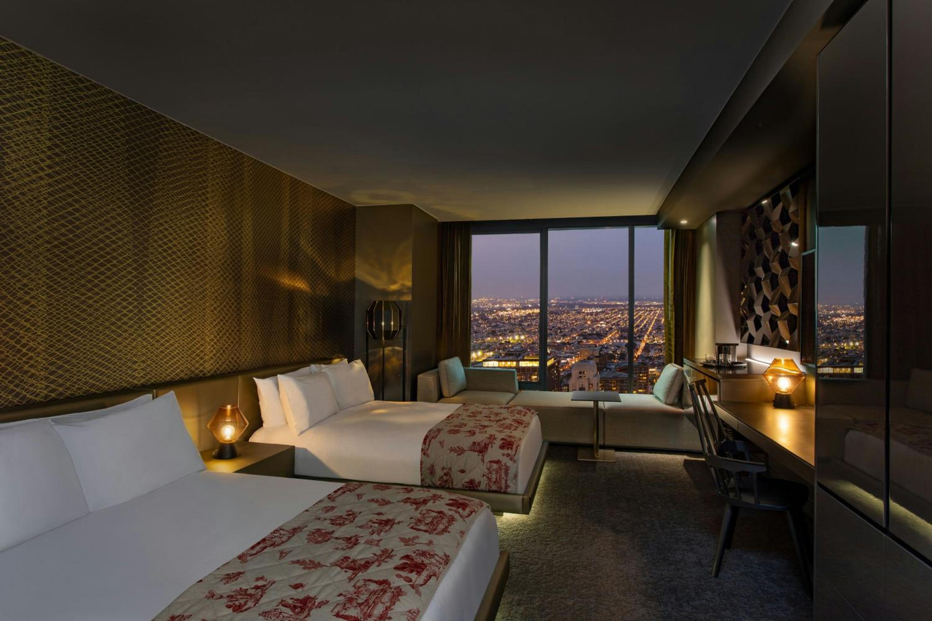 Fabulous, Guest Room, 2 Queen Beds