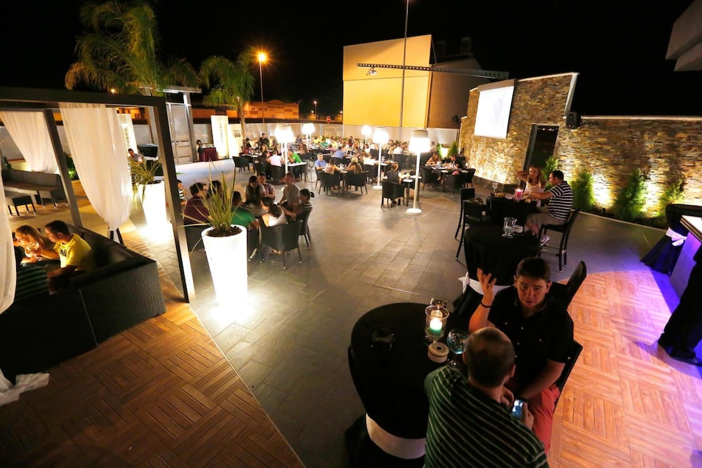 Hotel Triana 34/46