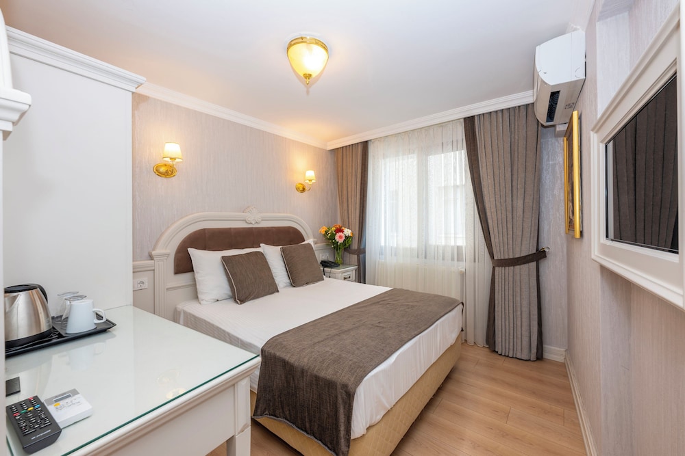 Arden City Hotel 12/67