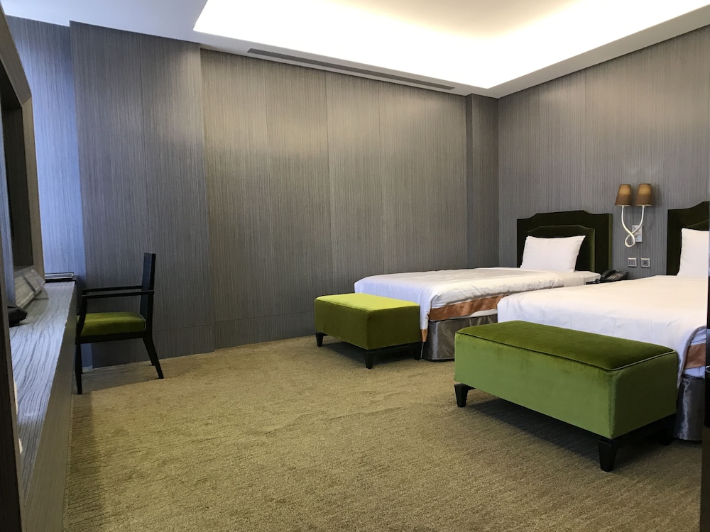 Puli Ease Hotel 12/60