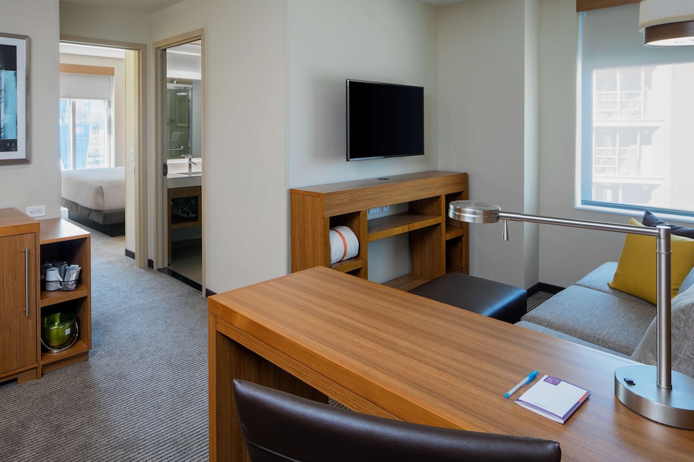 Hyatt Place Long Island City/New York City 12/67