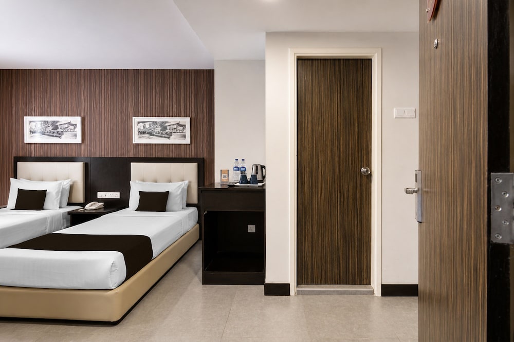 The Grand Campbell Hotel 57/115