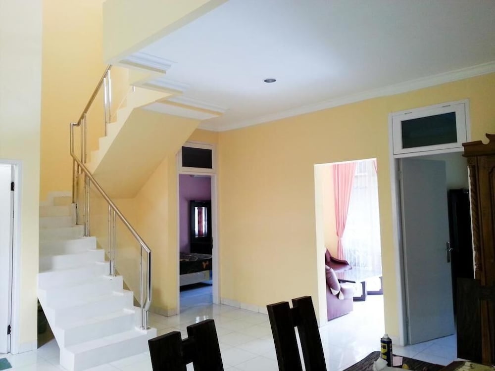 Cendana Mulia Hostel 8/20
