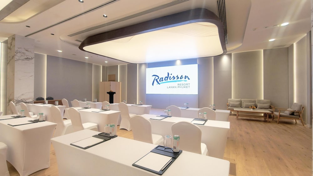 Radisson Resort Layan Phuket 65/75
