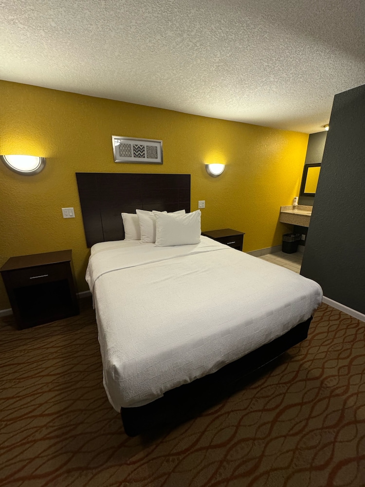 Cozy Rest Motel 11/39