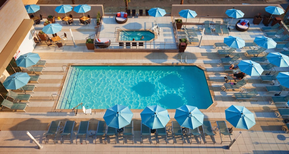HYATT HOUSE AT ANAHEIM RESORT/CONVENTION CENTER 5/64