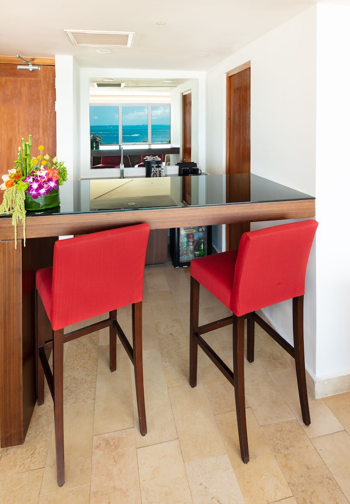 Presidente Intercontinental Cancun Resort 60/82