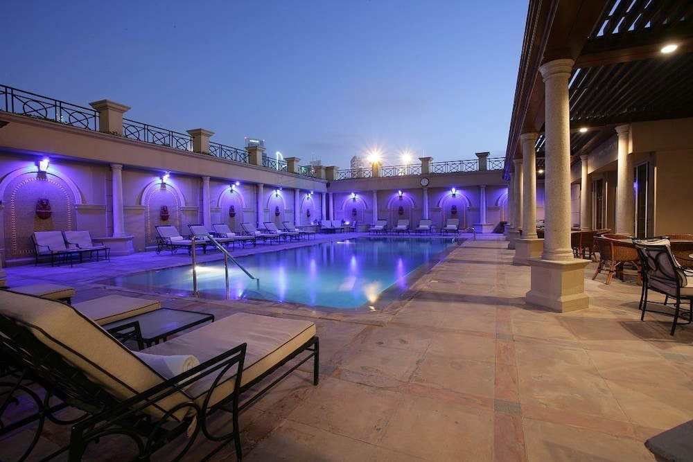 swimming pool spa