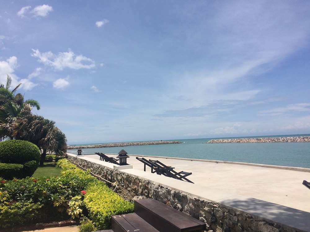 Chomtalay Resort At Had Chaosamran Beach 14/34