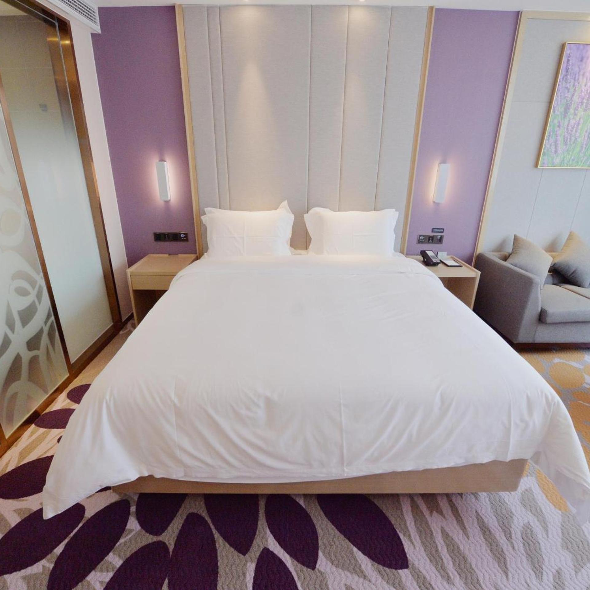 Lavande Hotel (Xingyi Jushan Avenue) 4/22