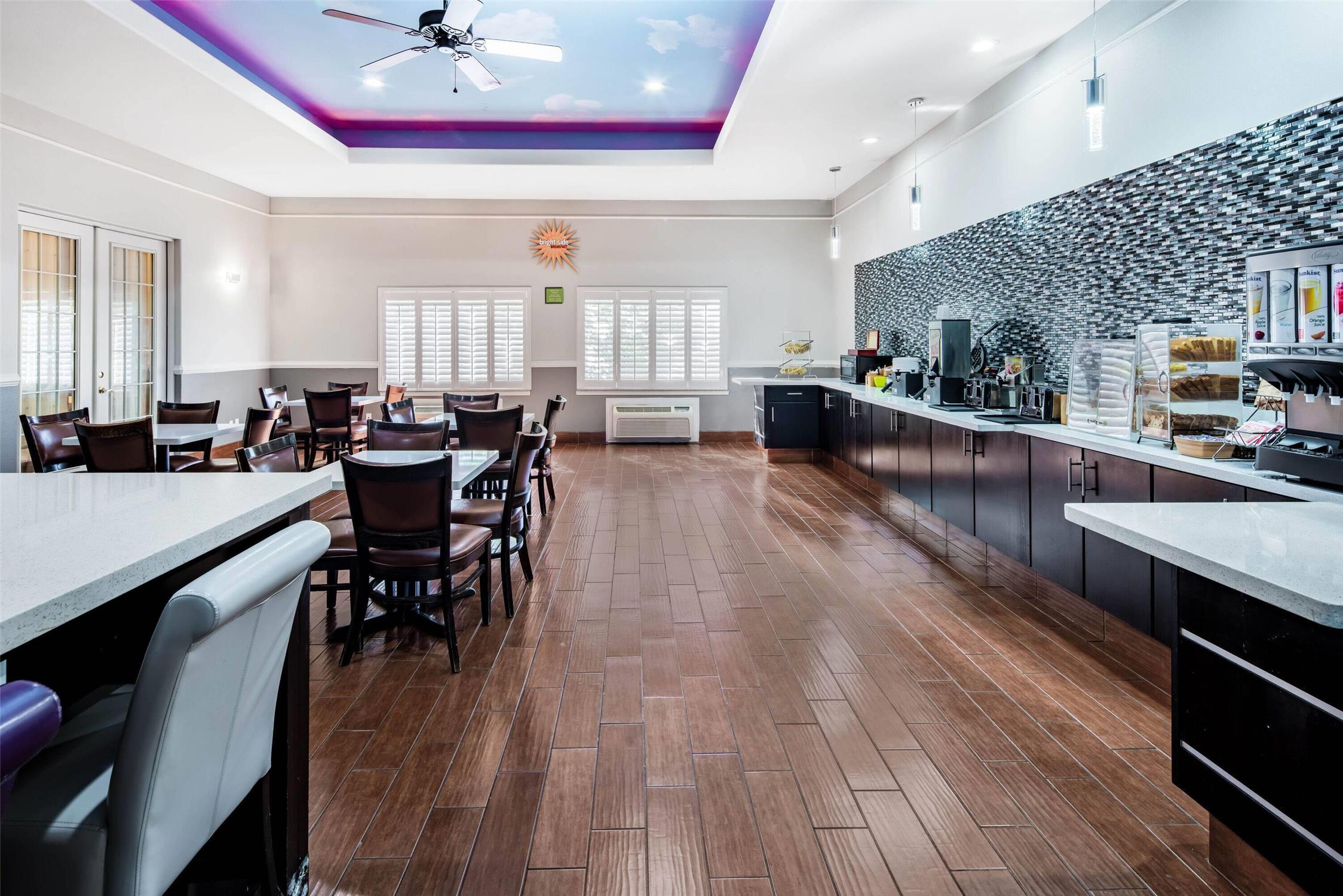 La Quinta Inn and Suites by Wyndham Alamo - McAllen East 38/45