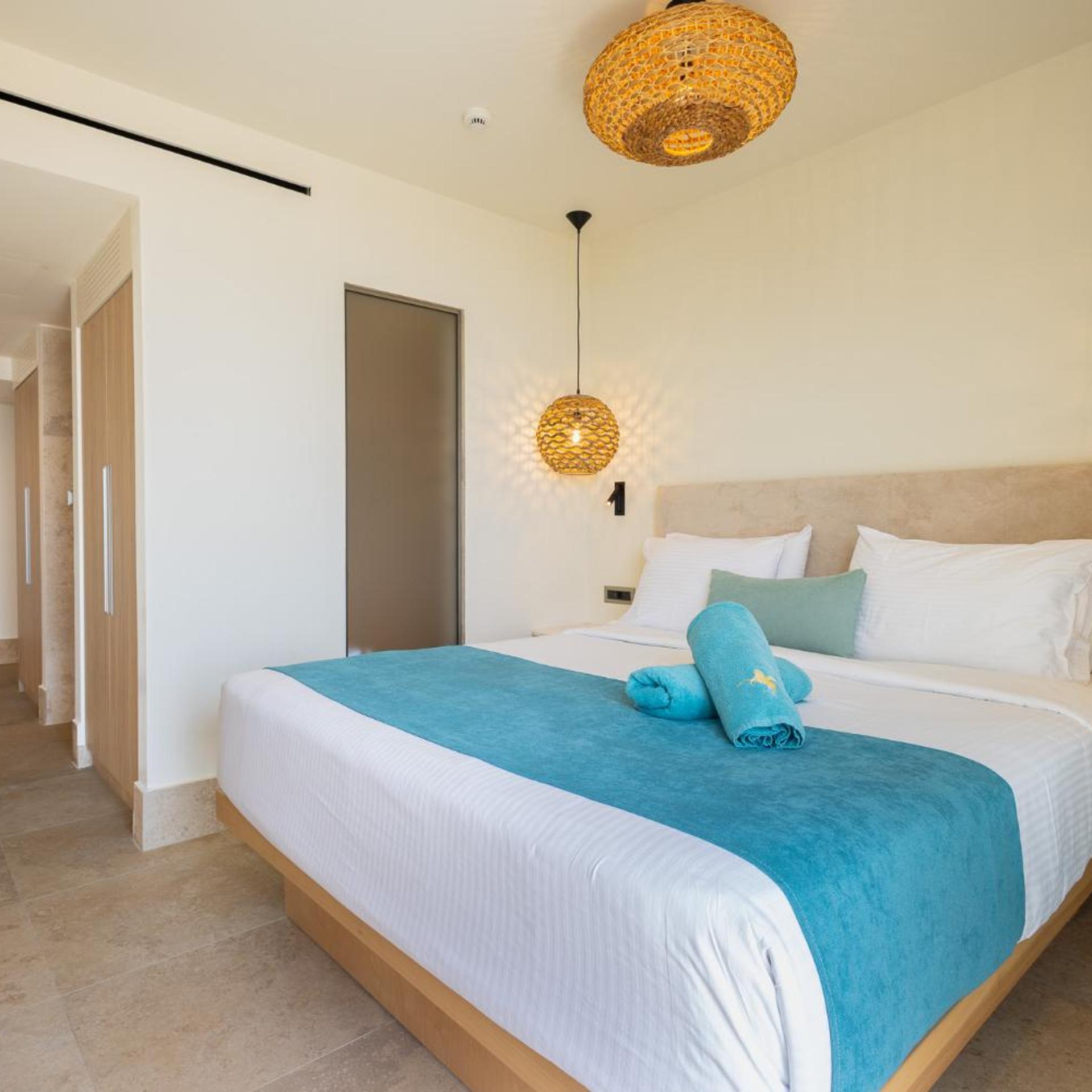 Grand, Swim Up, Suite, Shared Pool