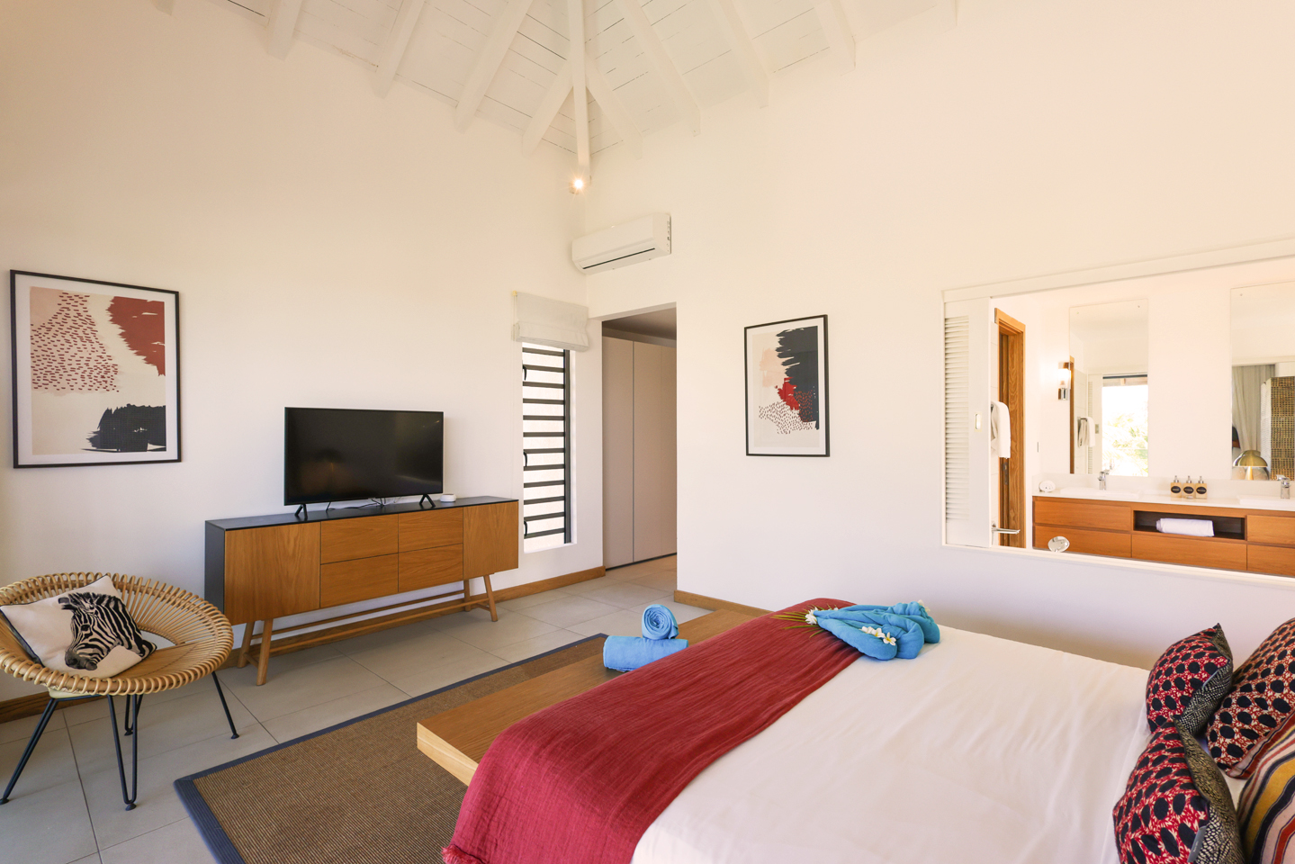 4 Bedrooms, Pool، Mythic Suites & Villas by MJ Holidays 4/6