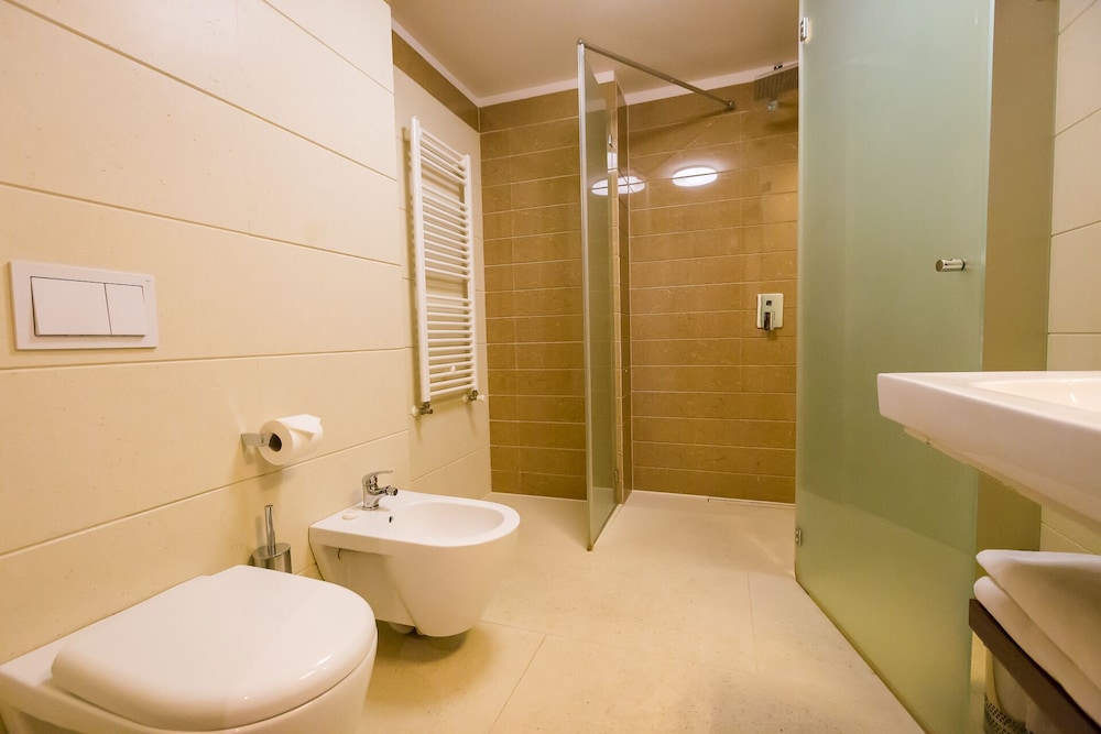 Duna Garden Hotel 38/40