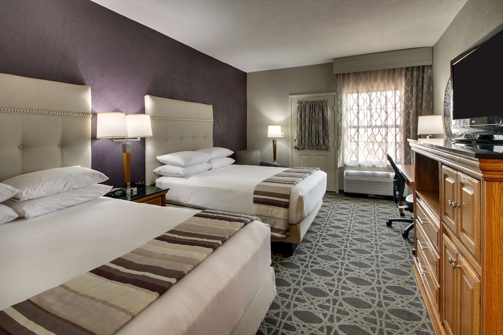 Drury Inn and Suites Albuquerque North 17/50