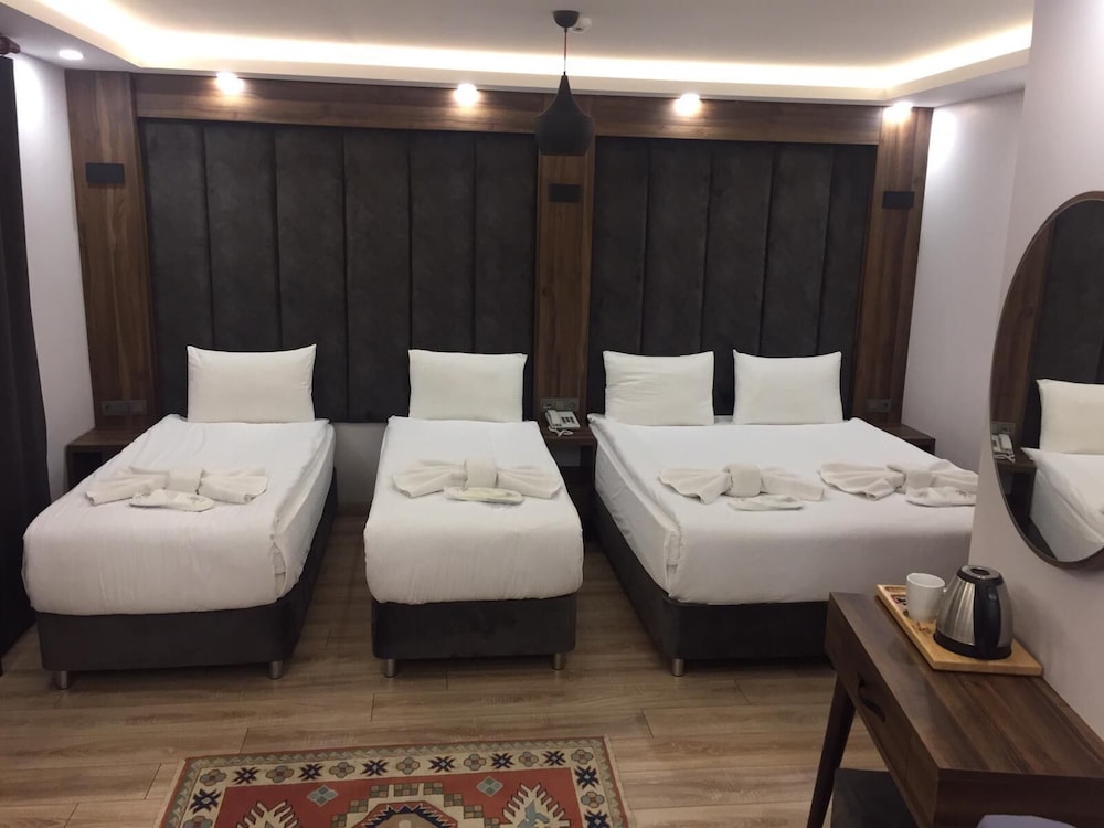 Basilissis Hotel 8/35