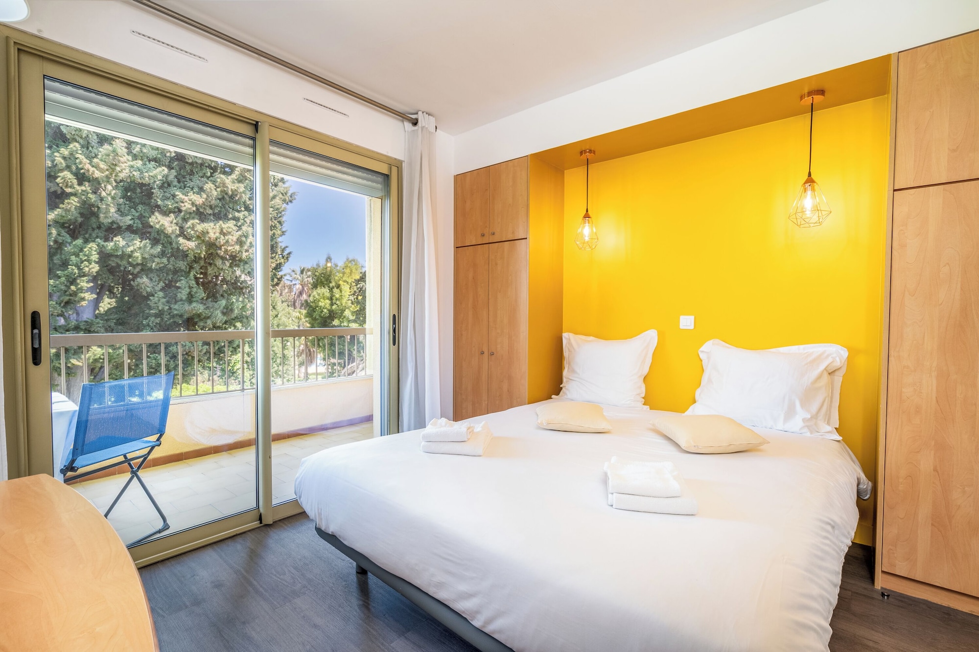 2 BEDROOMS, APARTMENT
