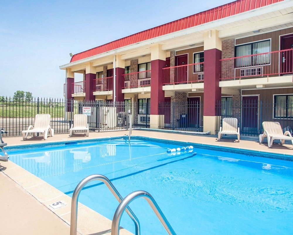 Econo Lodge Kearney - Liberty 4/31