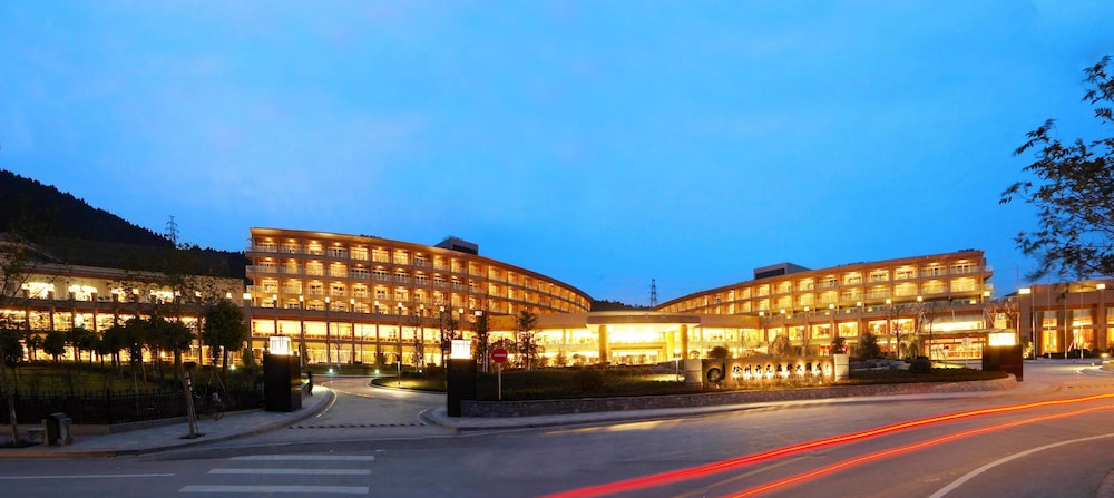 New Century Grand Hotel 2/35