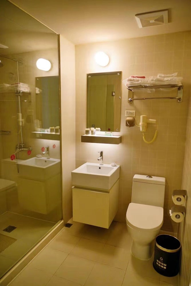 Jinjiang Inn Select Shanghai Expo Dezhou Road 31/33