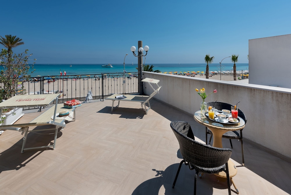 Riviera photo4