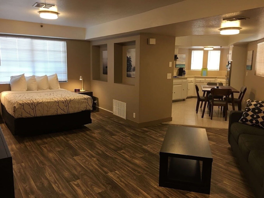 Rancho San Diego Inn and Suites (Ex SureStay Plus Hotel by Best Western El Cajon) 29/39