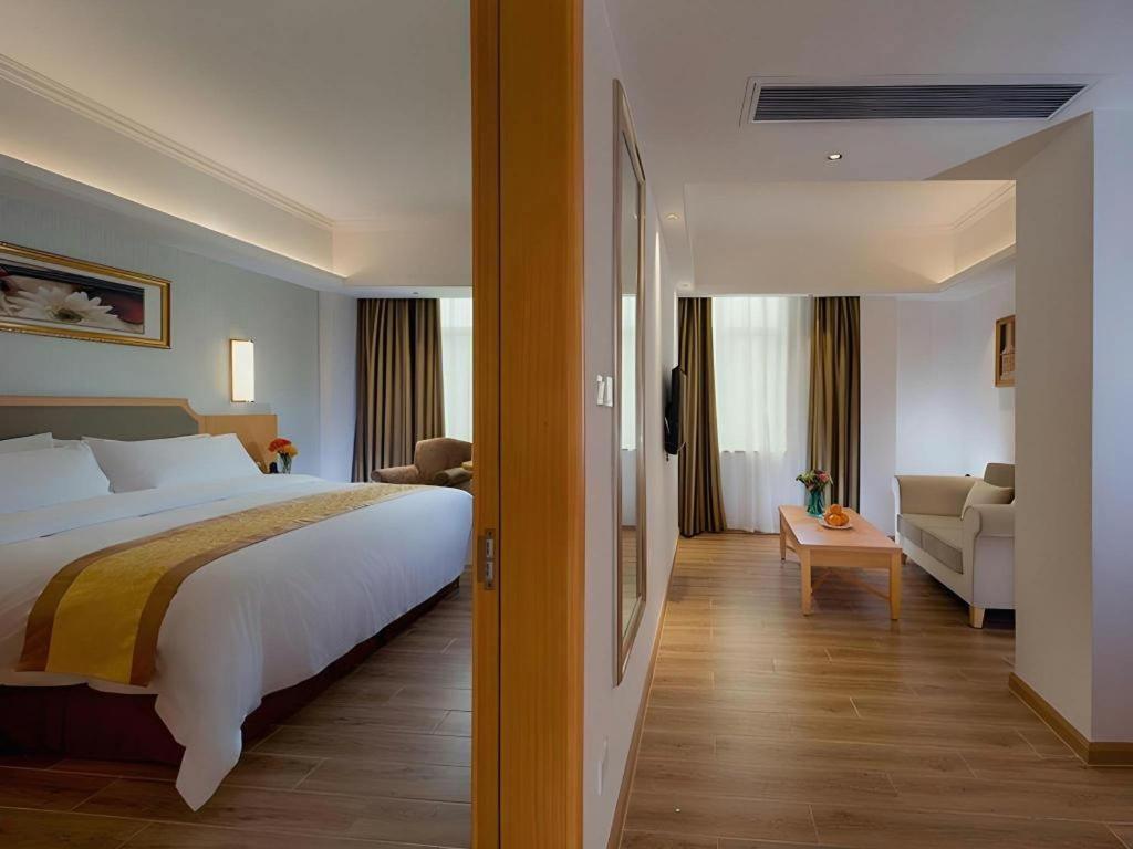 Vienna Hotel (Foshan Wenhua North Road) 26/56