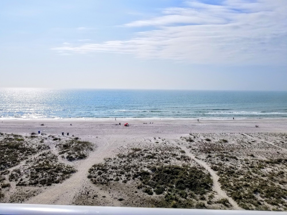 Provident Oceana Beachfront Suites 73/77