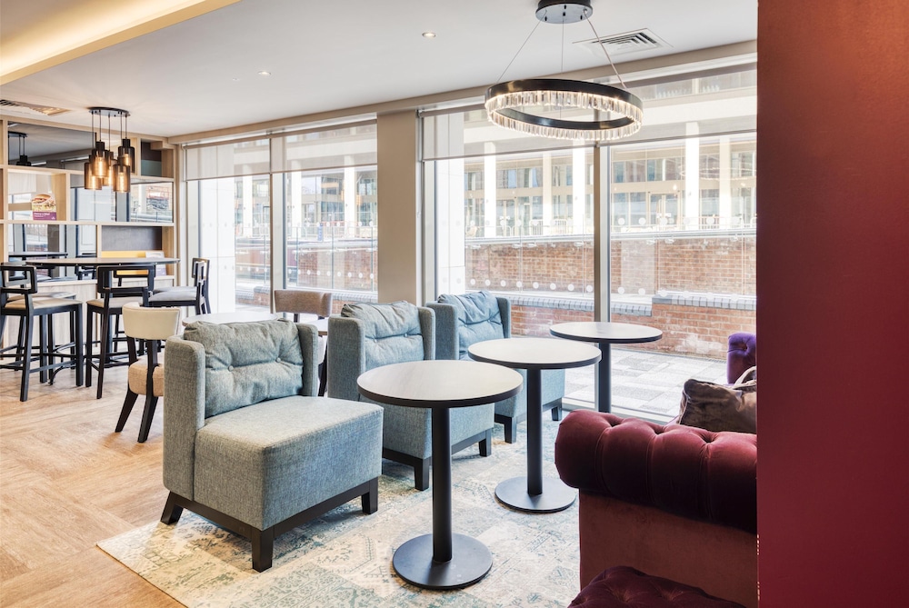 Premier Inn Banbury Town Centre (Castle Quay) hotel 28/50