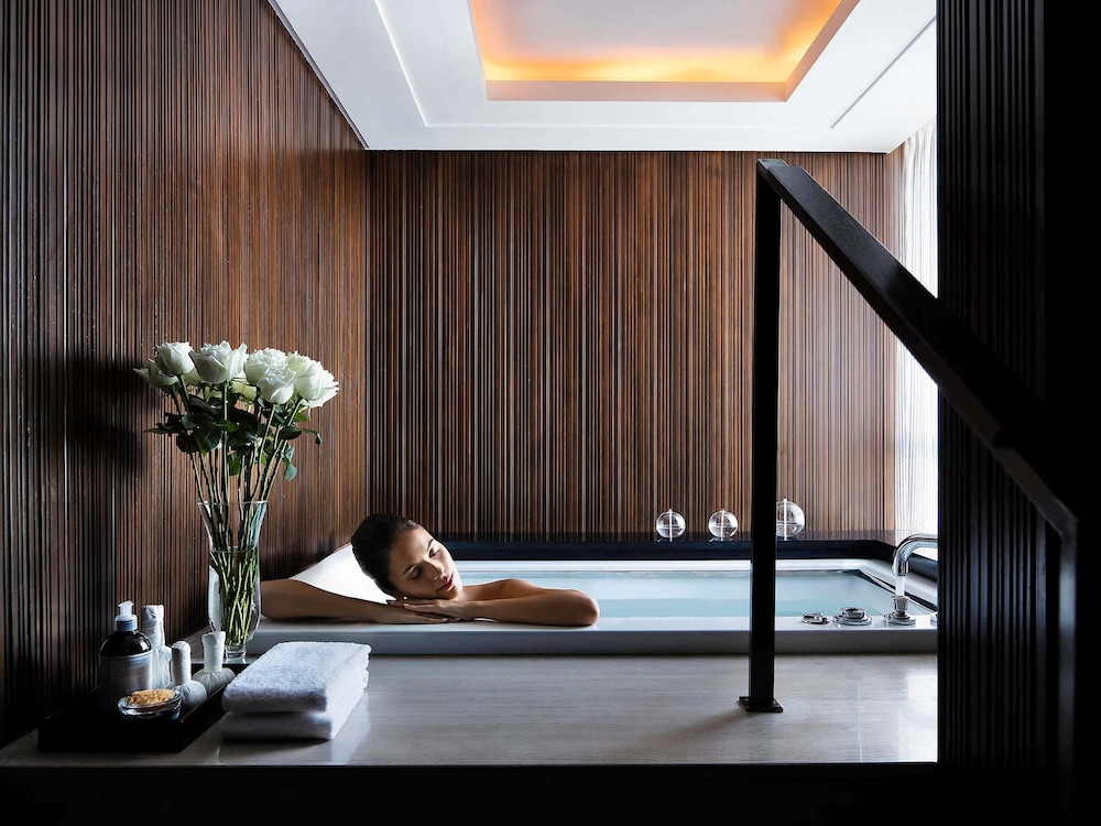 Sofitel Bangkok Sukhumvit Hotel 43/78