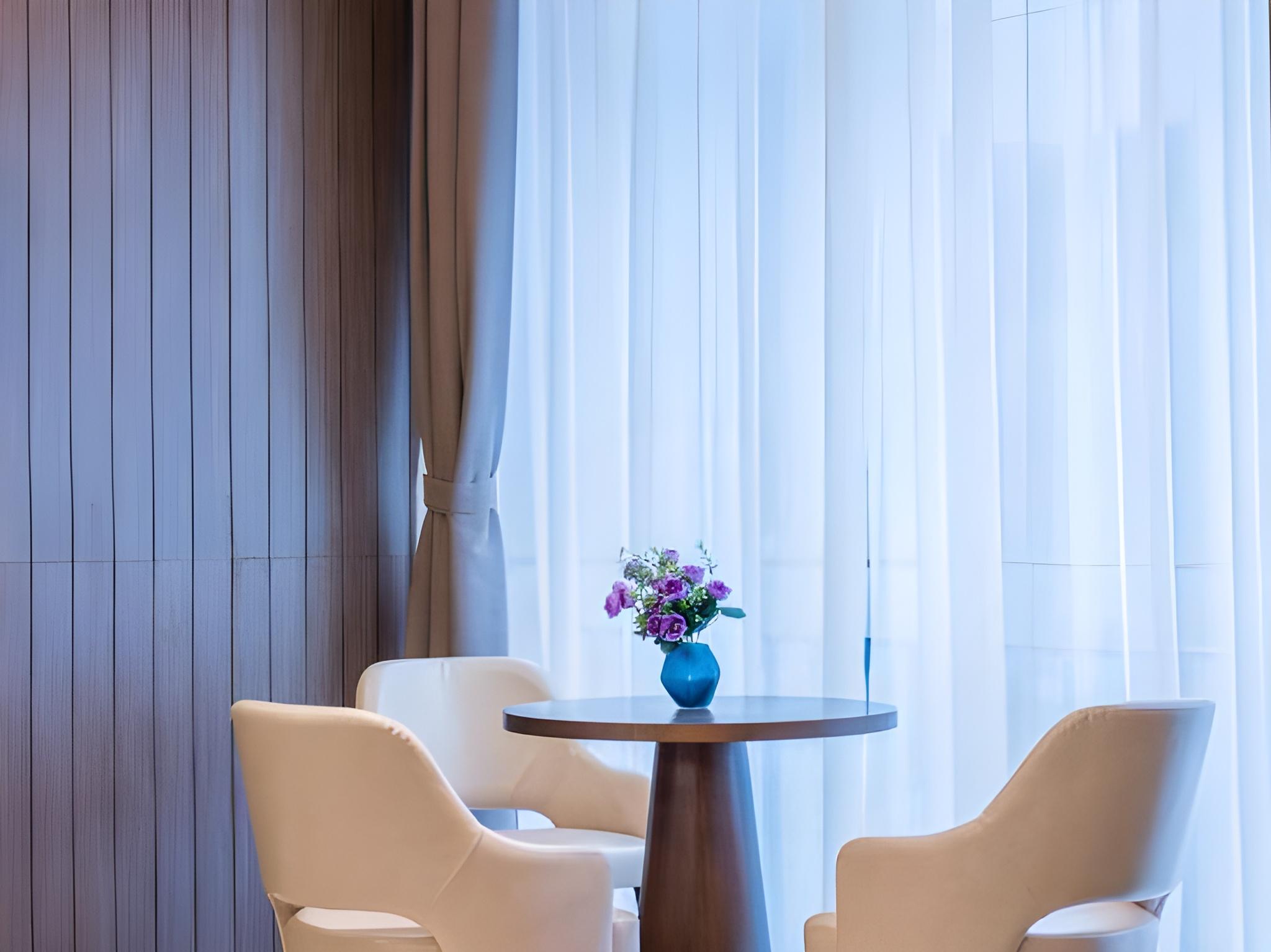 Home Inn Plus (Chongqing Jiefangbei Pedestrian Street) 29/42