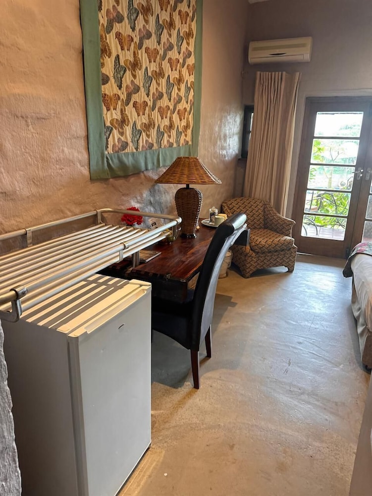 River House Lodge 35/50