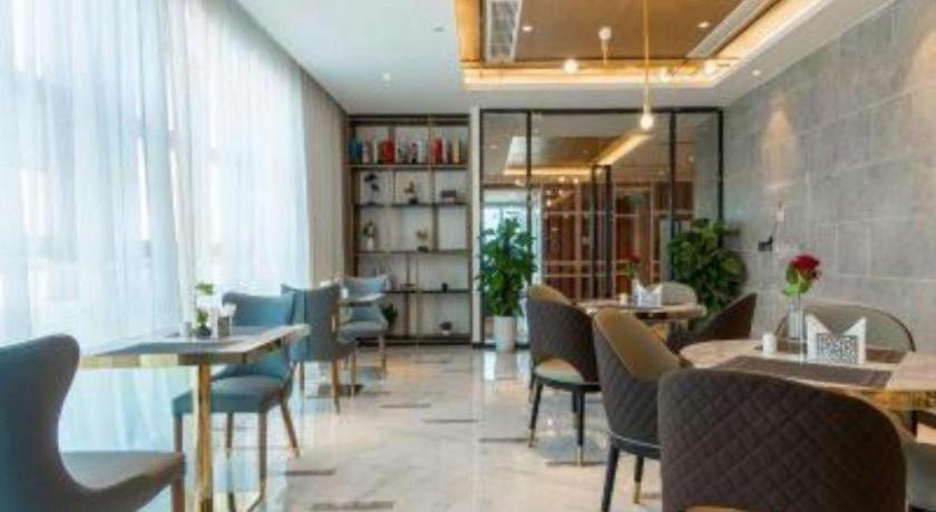 Magnotel (Tongxiang Shimao Center) 32/49