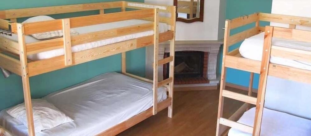 MIXED DORM, 6 BEDS, SHARED BATHROOM, GROUND FLOOR