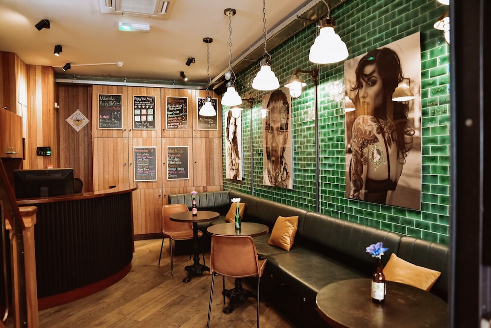 Durty Nellys Inn 31/50