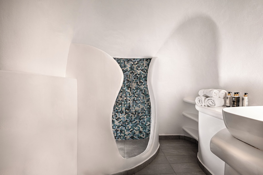 CAVE, SUITE, CALDERA AND SEA VIEW, HOT TUB